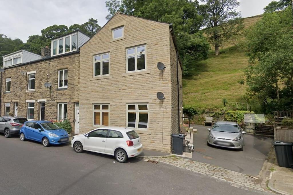Cosy 2 Bedroom Apartment Todmorden Esterno foto
