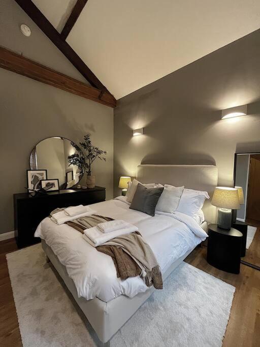 Cosy 2 Bedroom Apartment Todmorden Esterno foto