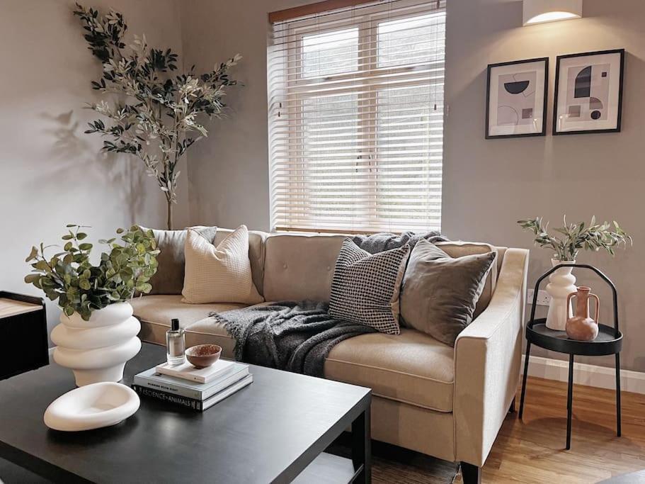 Cosy 2 Bedroom Apartment Todmorden Esterno foto