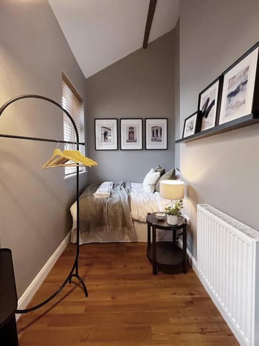 Cosy 2 Bedroom Apartment Todmorden Esterno foto